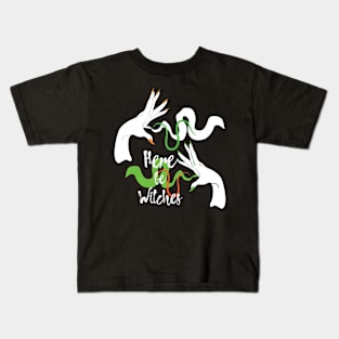 Here be witches Kids T-Shirt